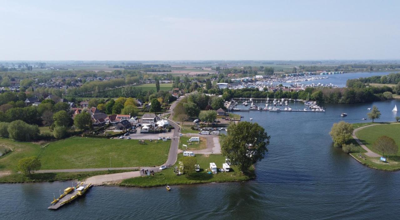 Zonnig Appartement Maasbommel. Экстерьер фото